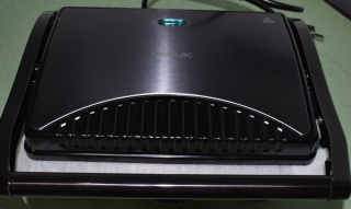 Kontaktowy grill cocotek. Nowy