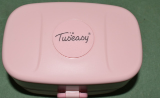 Lunch box. Sniadaniówka z przegródkami i sztućcami 860ml. Różowy. Nowy