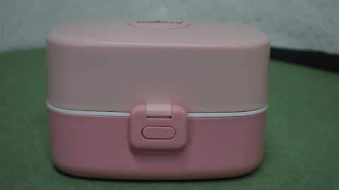 Lunch box. Sniadaniówka z przegródkami i sztućcami 860ml. Różowy. Nowy Lunch box. Sniadaniówka z przegródkami i sztućcami 860ml. Różowy. Nowy