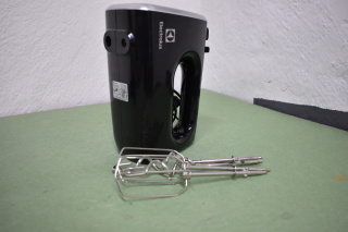 Mixer ręczny ELEKTROLUX. Nieużywany. 230V