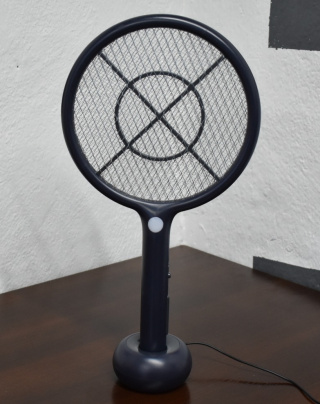 Elektryczna łapka na muchy i komary. Nowa